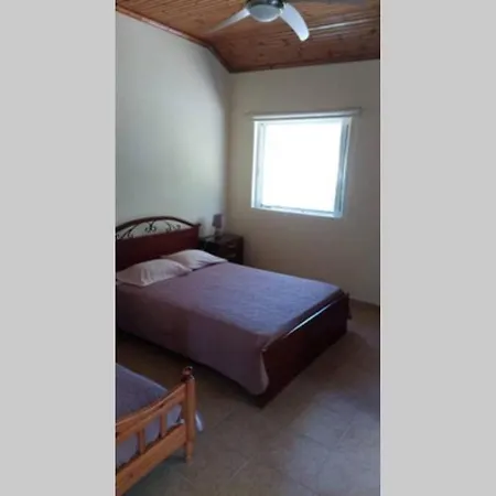 Zaharo Giota's House דירה *
